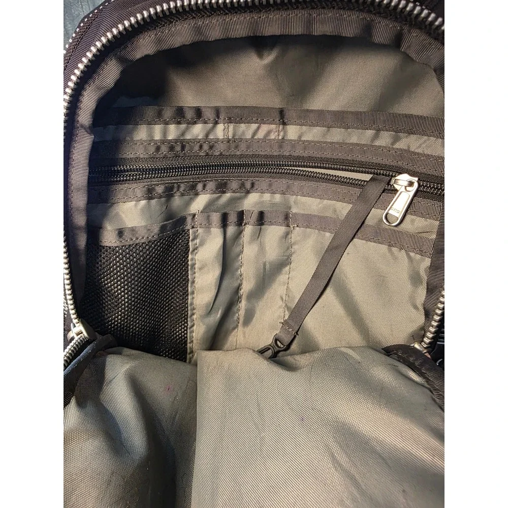 The North Face Jester Backpack Black Grey FlexVent Laptop Bag Bungee Hiking